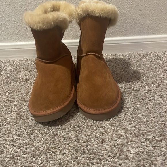Cute fur lined booties with side button. Terracotta color. - Picture 6 of 6